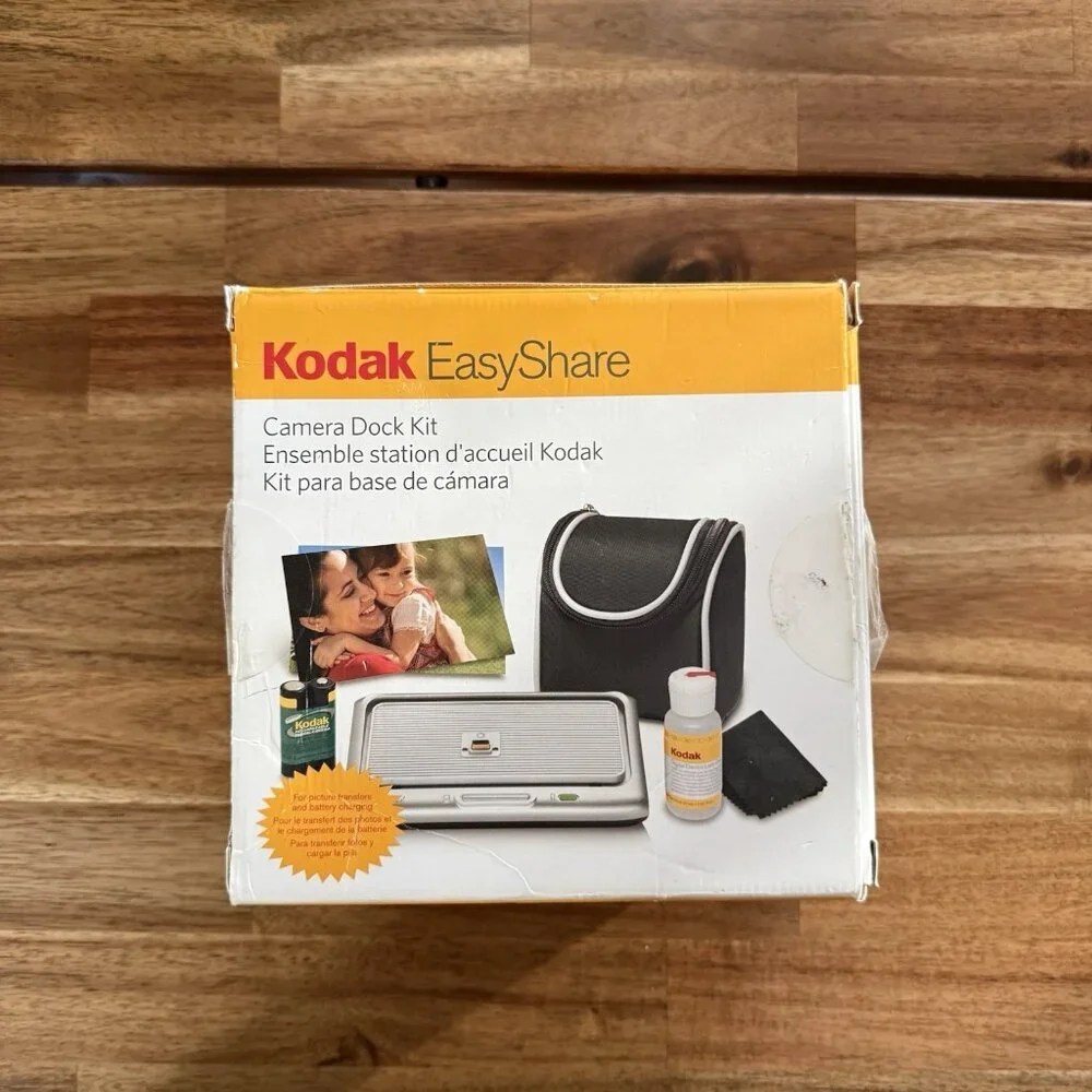 Kodak EasyShare Camera Dock Kit Dock Series C V Z P Camera Bag Lens Cleaning Kit